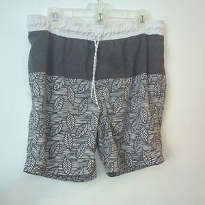 Mens Goodfellow Grey and White Leaf Pattern Swim  Shorts Size Medium